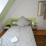 Einstein Hotel 2*