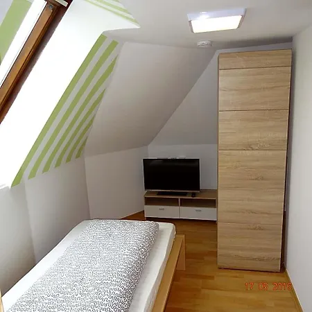 호텔 Einstein 2*